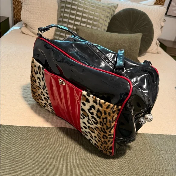 TROPHY QUEEN ~ Weekener Bag - Picture 2 of 6